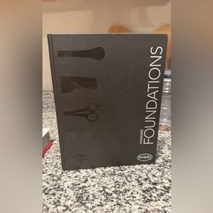 Standard Foundations Grooming Guide - Black